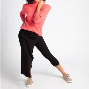 The Sassiest Pants Crop